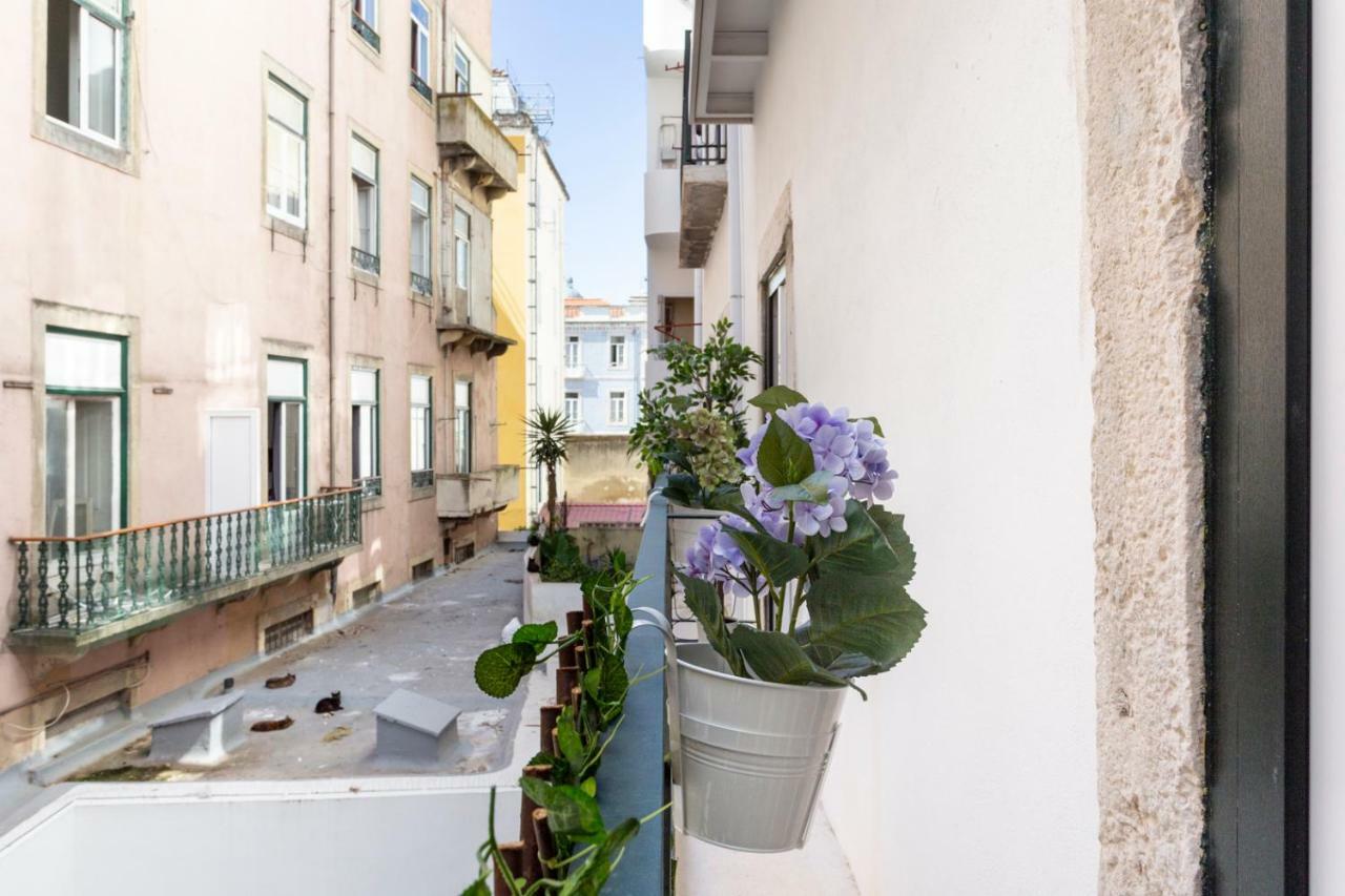 Altido Chic 1br Apt With Balcony Close By Graça Viewpoint&tram Stops Apartamento *